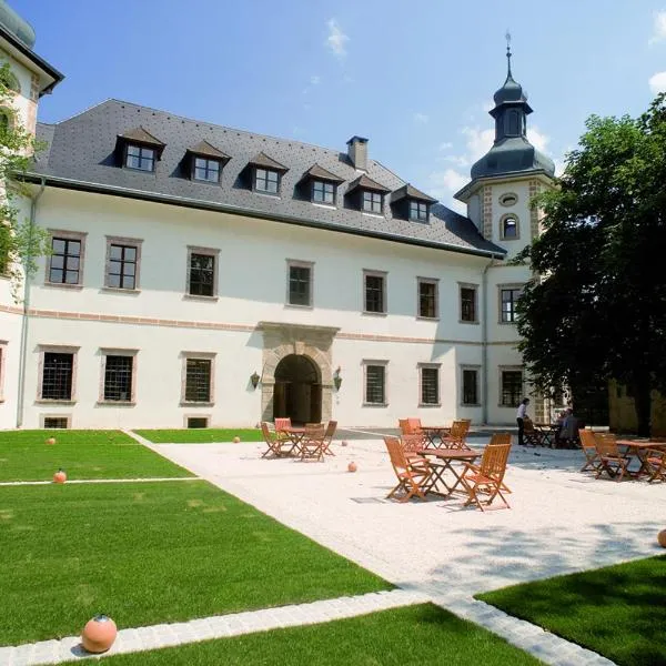 JUFA Hotel Schloss Röthelstein, hotell i Admont