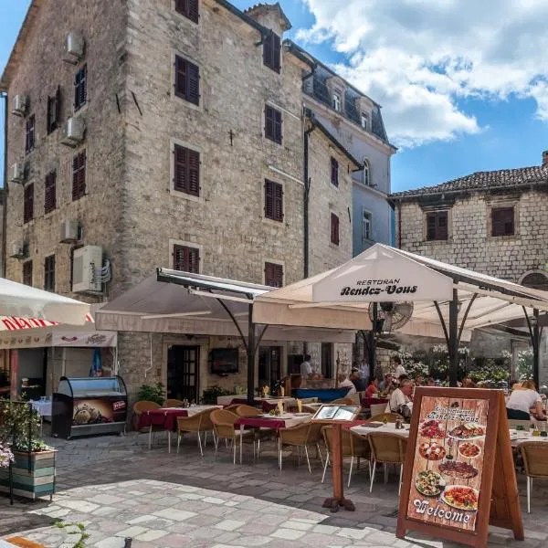 Hotel Rendez Vous, hotel di Kotor