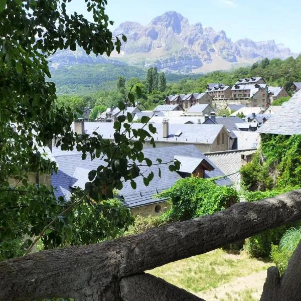 Hotel Mariana, hotel u gradu Tramacastilla de Tena