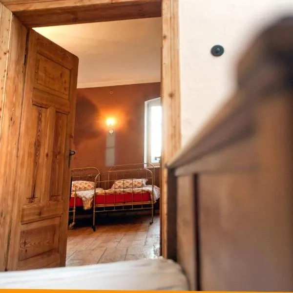 Gosciniec Kaszarnia Kamienne, hotel v destinaci Mirsk