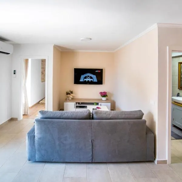 Emma appartment, hotel in Poreč