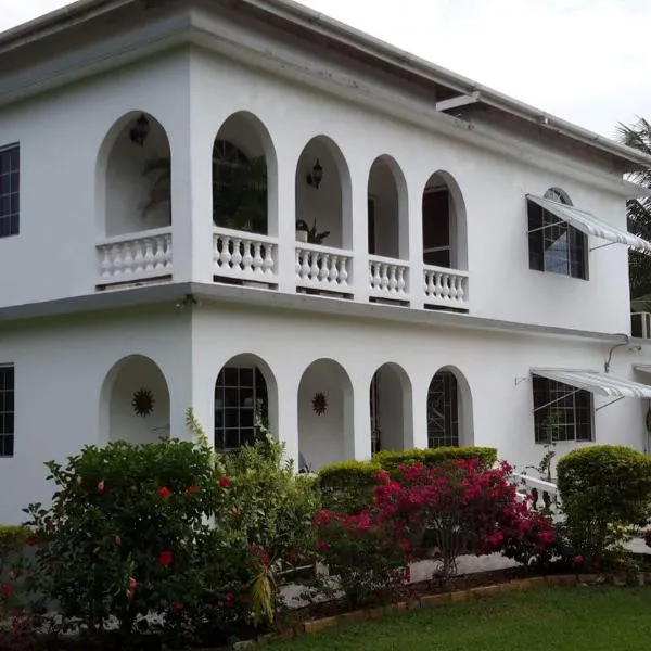 Lorenton Hideaway, hotel in Lucea