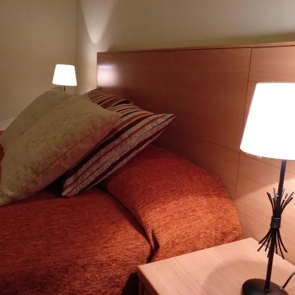 Hostal Sant Roc, ξενοδοχείο σε Botarell