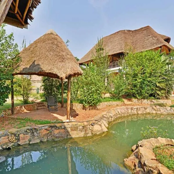 Malakai Eco Lodge, hotel in Kitende