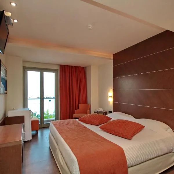 Astros Beach Boutique Hotel, hotel in Paralion astros