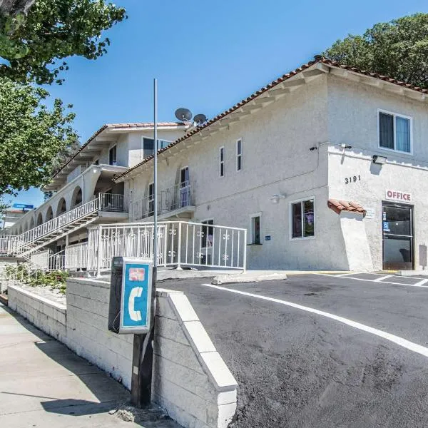 Motel 6-Orange, CA - Anaheim, ξενοδοχείο στο Άναχαϊμ