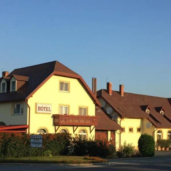 Bögöte में, होटल Patyi Étterem és Hotel