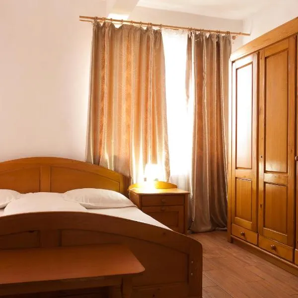 Pension Club Montana, hotel v destinaci Câmpina