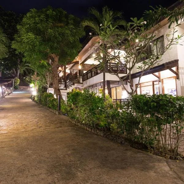 The Strand Boutique Resort, hotel in Boracay