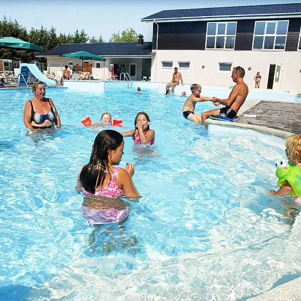 Løkken Klit Camping & Cottage Village, hotel v destinaci Løkken