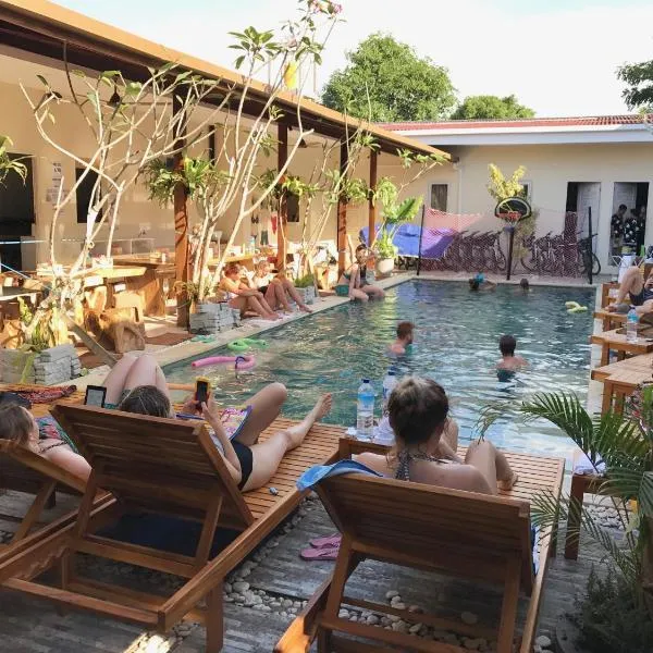 M BOX ギリ トラワンガン（M BOX Gili Trawangan）、ギリ・トラワンガンのホテル