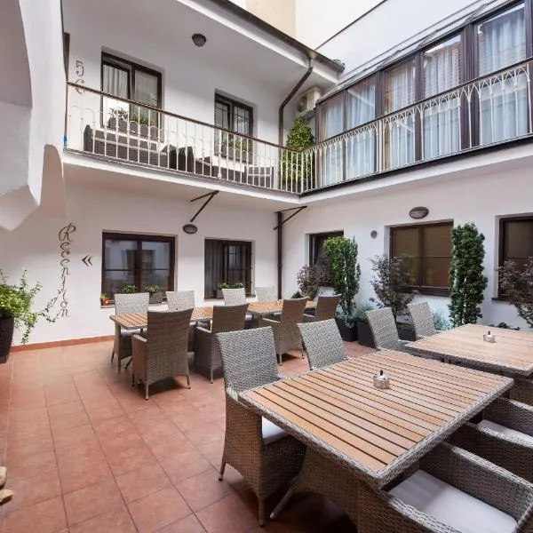 Old Prague House, hotel in Prague
