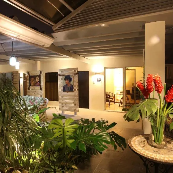 Casa María Aeropuerto B&B, hotell i Alajuela