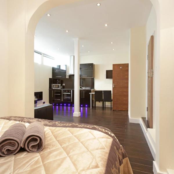 Cumberland Apartments, London