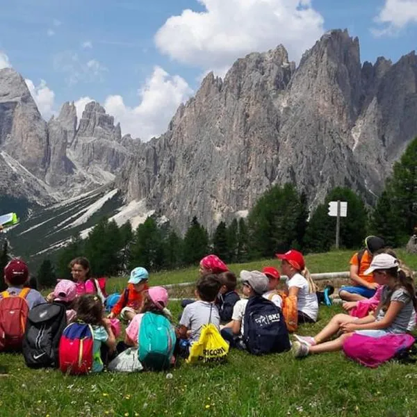 Family Hotel Gran Baita, hotel di Pozza di Fassa