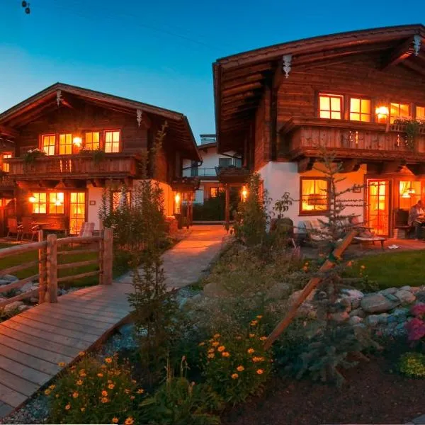 BRUGGER ChaletDorf, hotel v Mayrhofenu