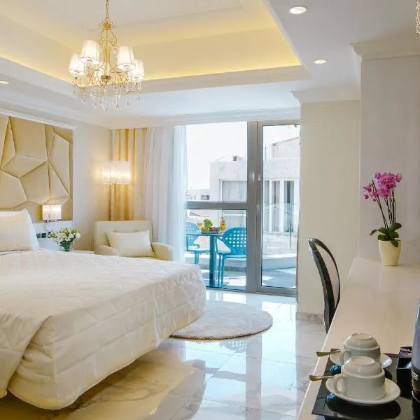 लारनाका में, होटल Qbic City Hotel