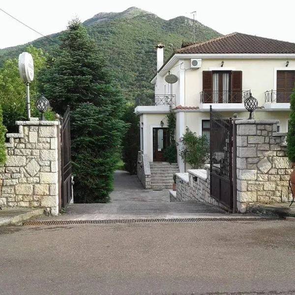 Aroanios Hotel, hotel di Klitoria