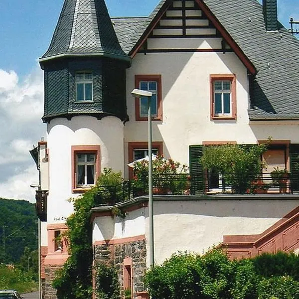 Wohnen im Burghotel, hotel v destinaci Lorch am Rhein