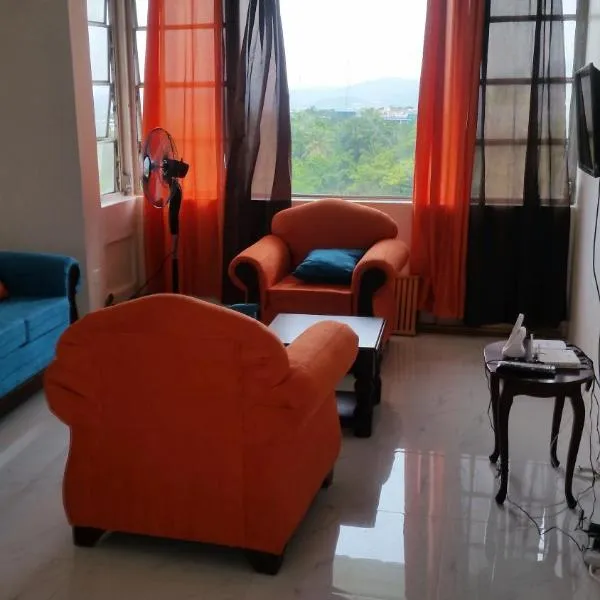 Malia's New Kgn Apartment, hôtel à Kingston