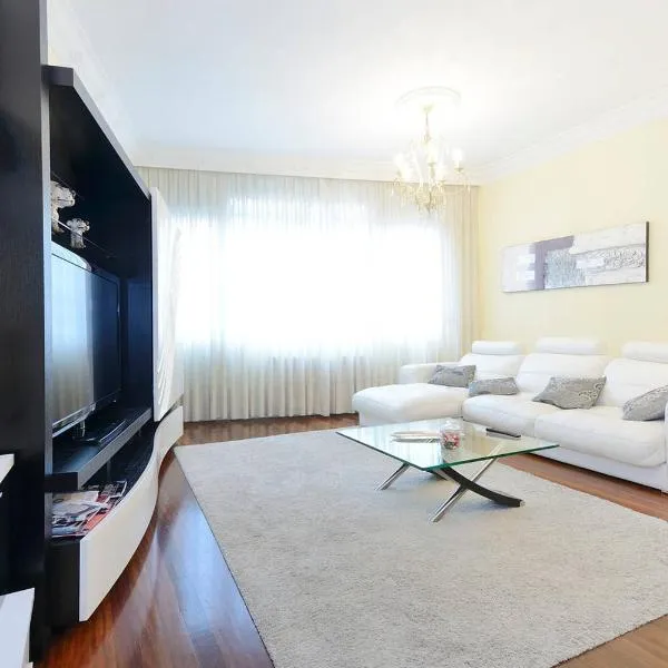 Apartamento frente al Guggenheim con wifi y parking privado ZBE -bajas emisiones gratis, hotel en Bilbao