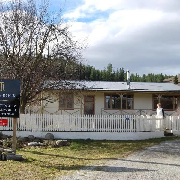 Judge Rock Exclusive Vineyard Cottage Accommodation, hotel di Alexandra