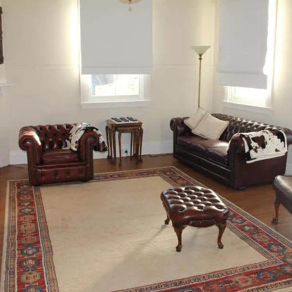 Mentor Chambers Apartment Bed & Breakfast, hotel v destinaci West Wyalong