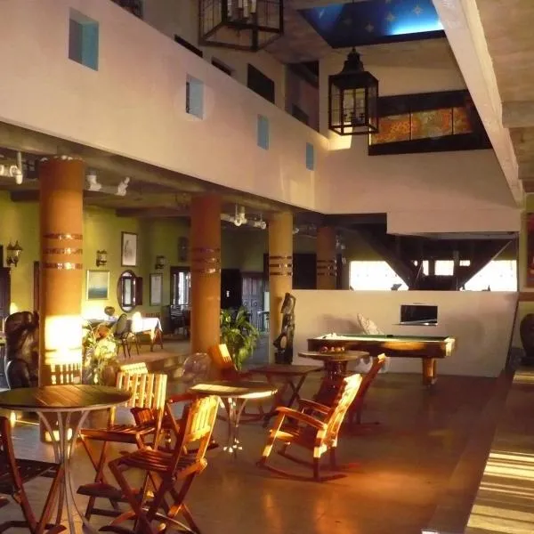 Hotel El Casino, hotel sa Casares