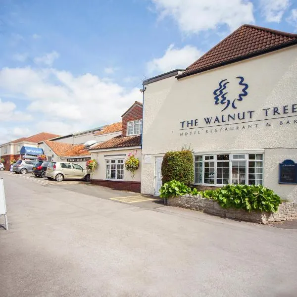 The Walnut Tree Hotel，位于布里奇沃特的酒店