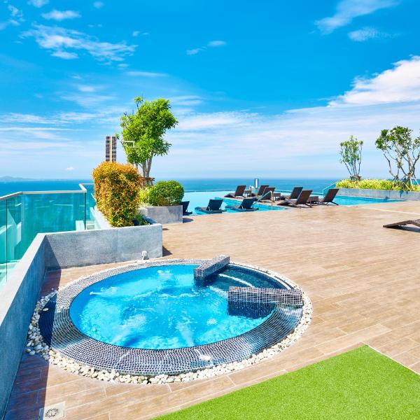 W Tower by Fantasea Beach