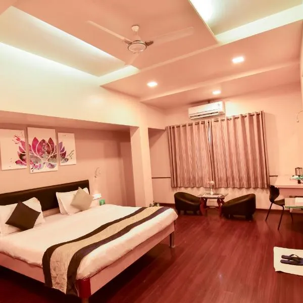 MY Bizz Hotel Sapna，位于浦那的酒店