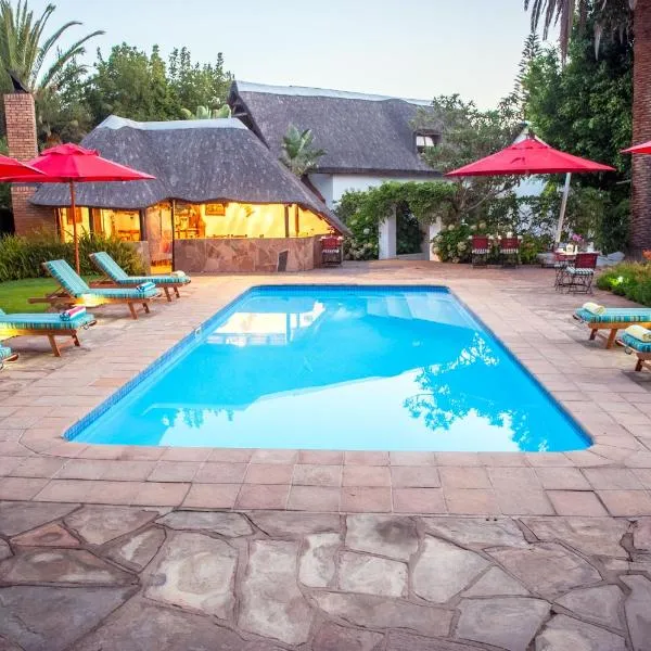 Easy Five Guest House, hotel in Somerset West