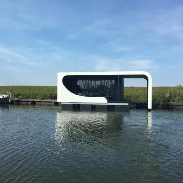 TinyFloat Andijk, hotel in Andijk