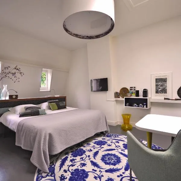 Het Blauwe Uur, ξενοδοχείο στο Ναϊμέχεν