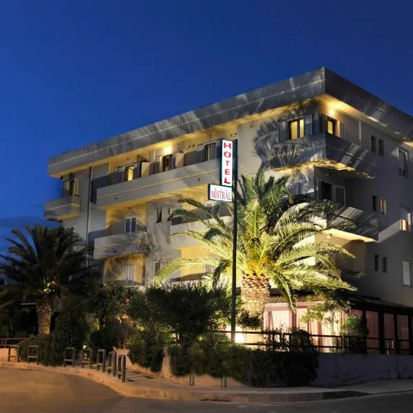 Hotel Mistral, хотел в Алгеро