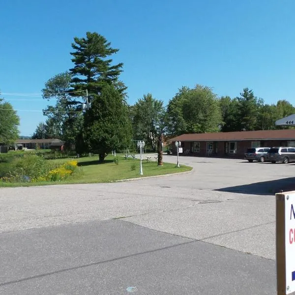 Franklin Motel, Tent & Trailer Park، فندق في نورث باي