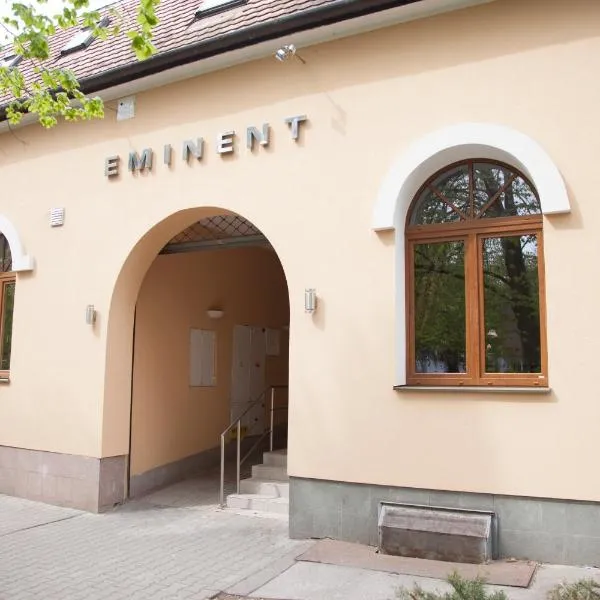 Hotel Eminent, ξενοδοχείο σε Zlaté Moravce