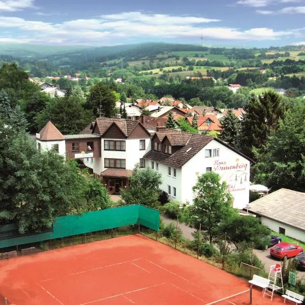 AKZENT Hotel Haus Sonnenberg: Schotten şehrinde bir otel