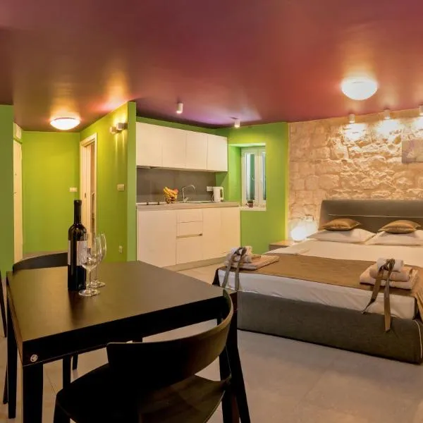 Annie's stone Studio & Room, hotel in Split