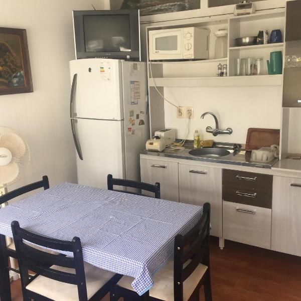 Apartamento aire acondicionado, wifi, Netflix,cerca de la Playa Mansa y Centro Maldonado