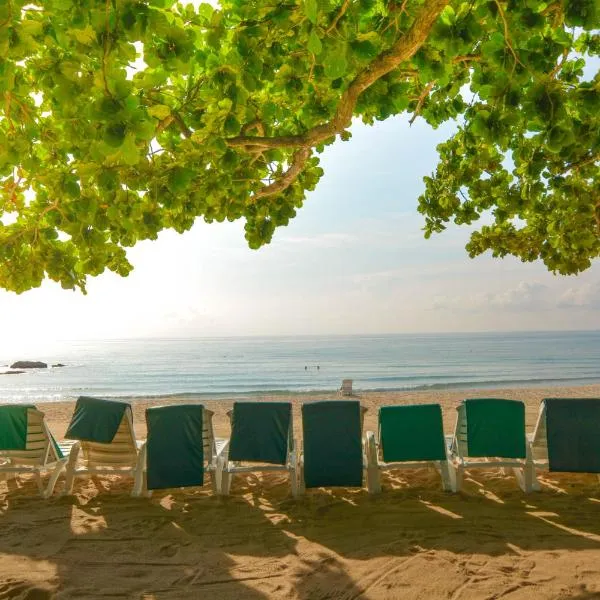 First Bungalow Beach Resort, hotel v Chaweng Beach