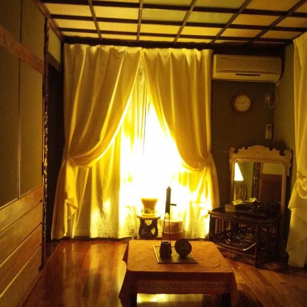 Milk-ya Women-Only Guest House, ξενοδοχείο σε Yomitan