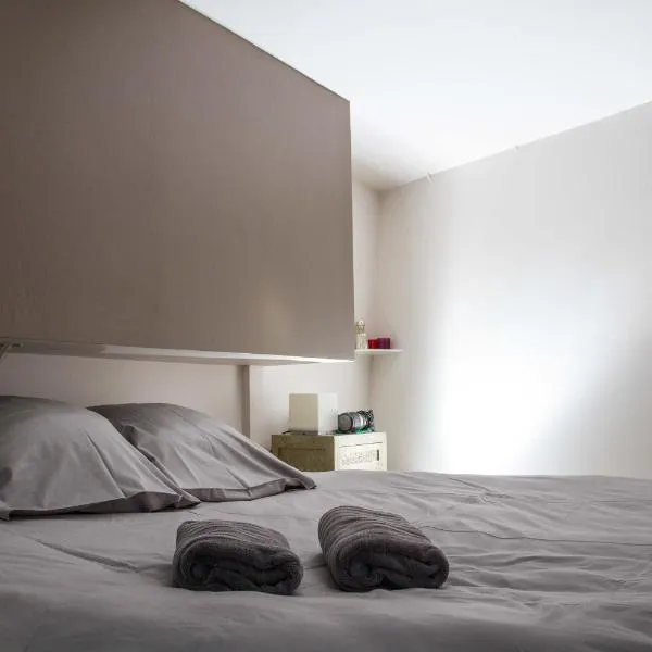 B&B B³ Boat, hotel in Ghent