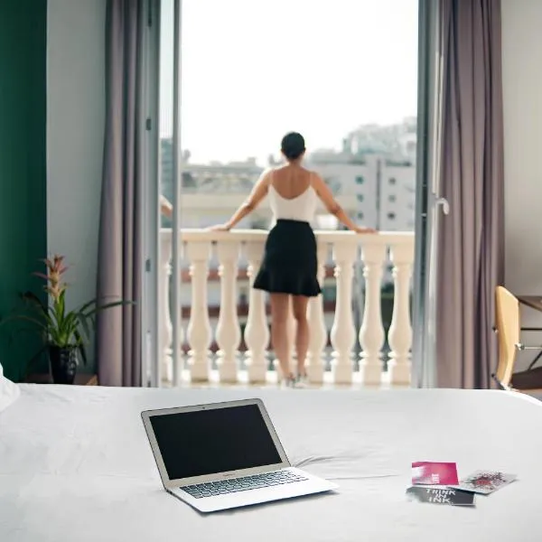 The Social Hub Paris La Défense, hotel v destinaci Puteaux