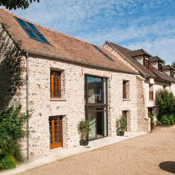 Petit loft de charme proche VERSAILLES SACLAY 30 mn PARIS jardin terrasse parking securisé, hôtel à Janvry