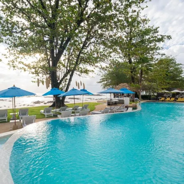 Ocean Breeze Resort Khaolak, hotel in Khao Lak