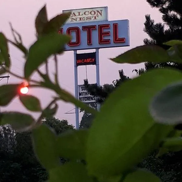 Falcon Nest Motel, khách sạn ở Duncan