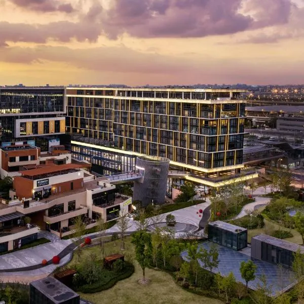 Cordis Shanghai Hongqiao (Langham Hospitality Group), хотел в Шанхай