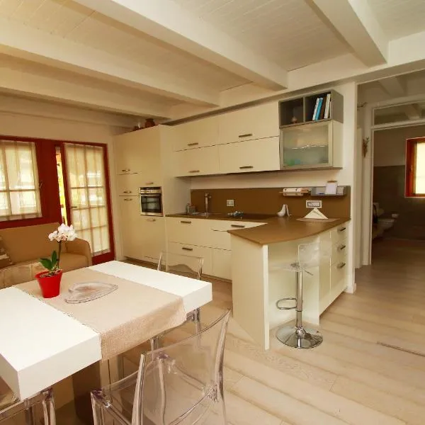 Home White, hotel en Laives