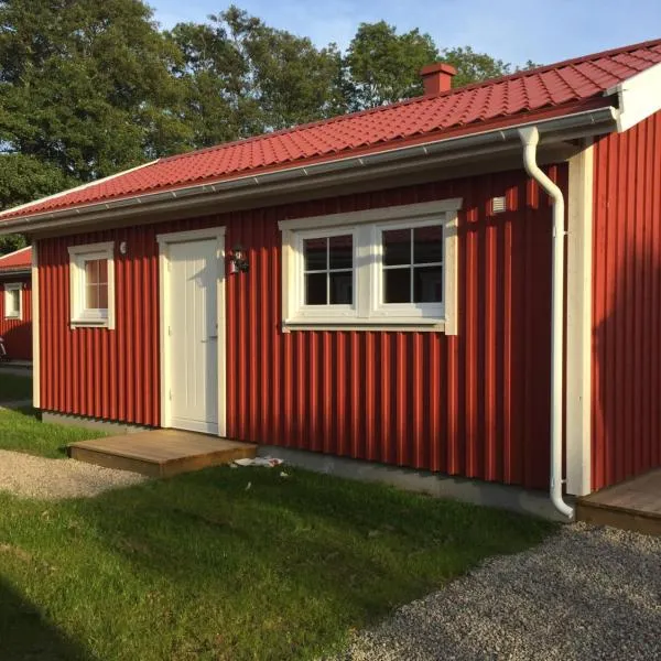 Hallagårdens stugby, hotel in Varberg